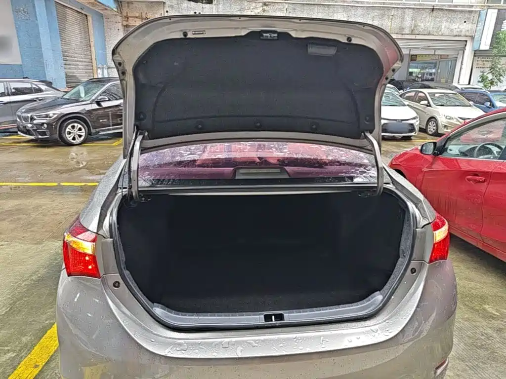 Toyota Corolla 2017 — фото 19
