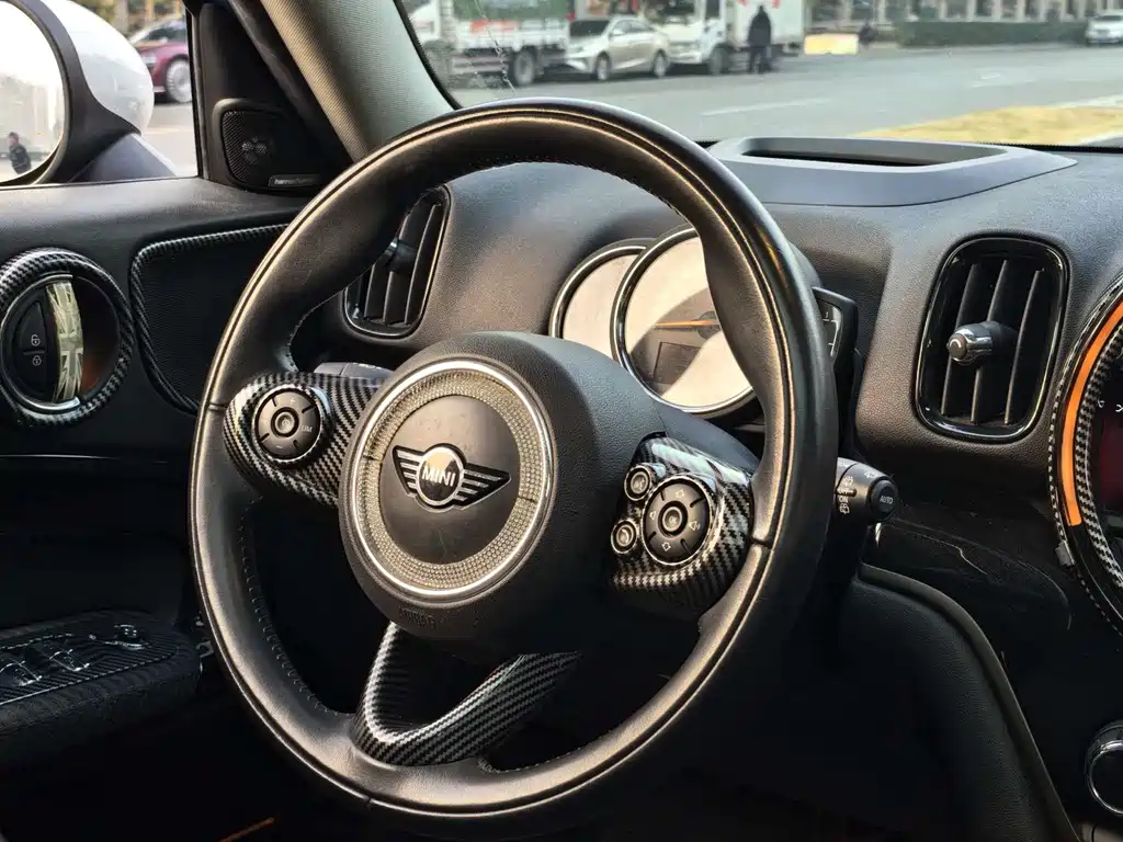 MINI Countryman 2019 — фото 10