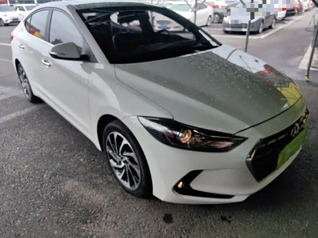 Hyundai Elantra 2020 — фото 4