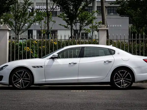 Maserati Quattroporte 2013