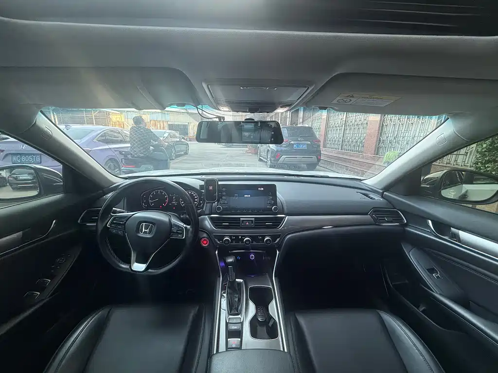 Honda Accord 2021 — фото 14