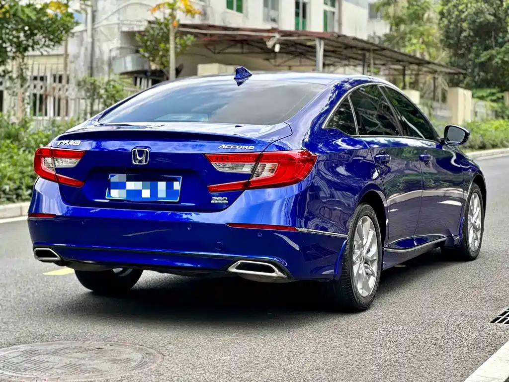 Honda Accord 2018 — фото 8