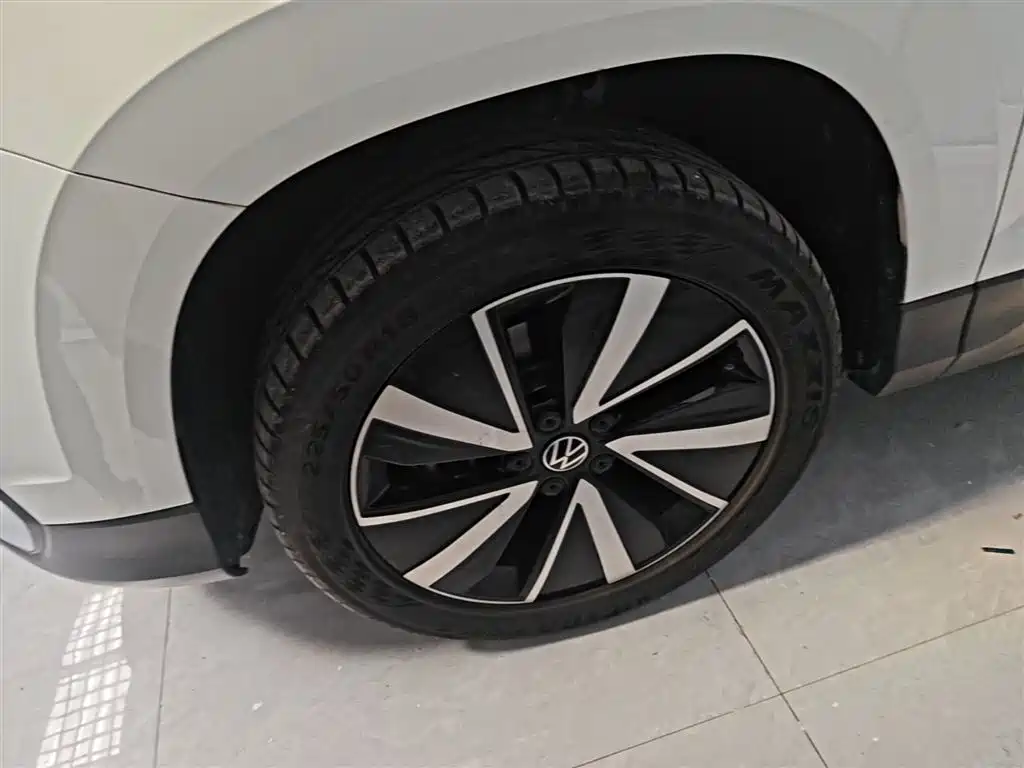 Volkswagen Tharu 2023 — фото 23