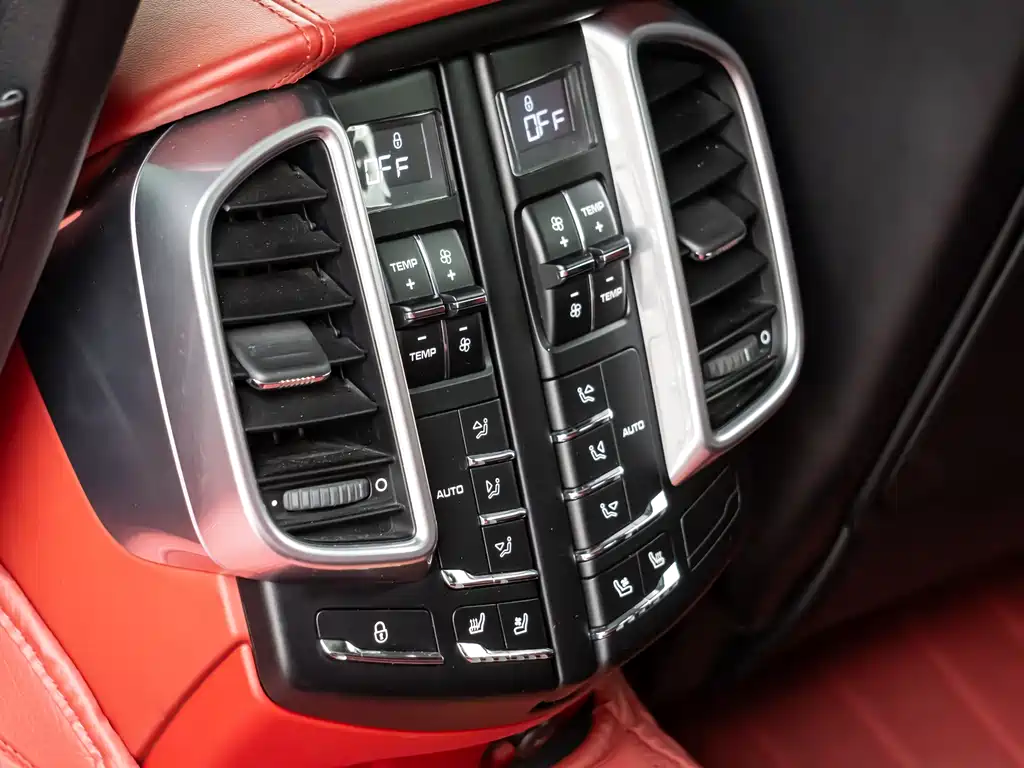 Porsche Cayenne 2016 — фото 14