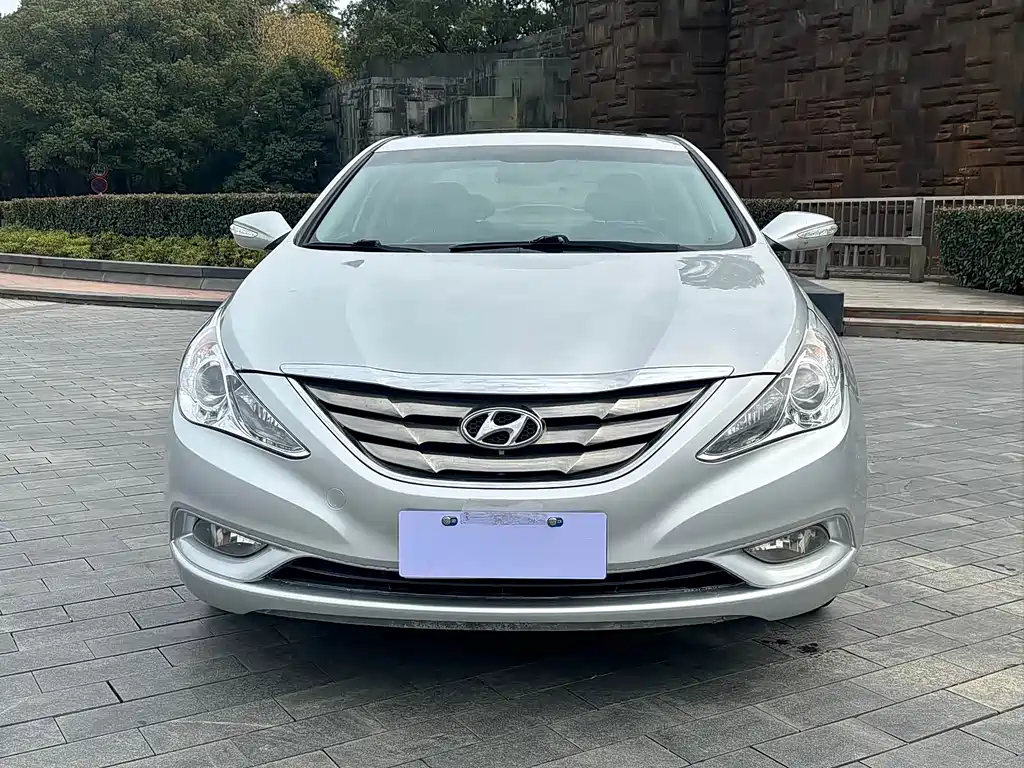 Hyundai Sonata 2012 — фото 2