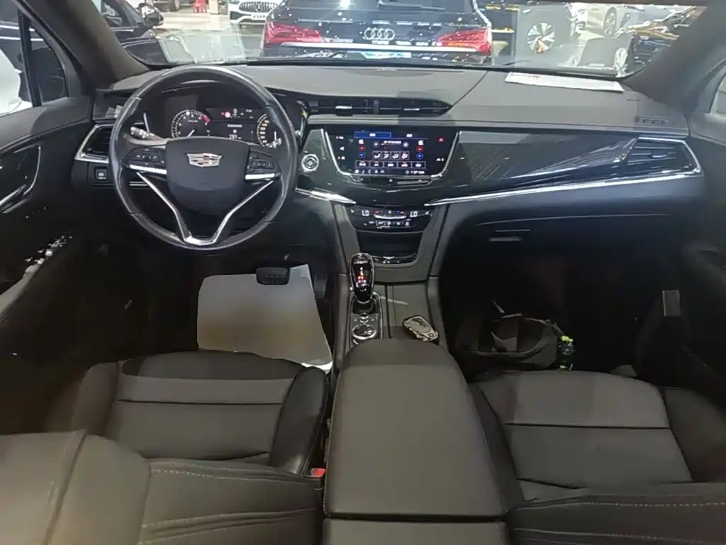 Cadillac XT6 2019 — фото 10
