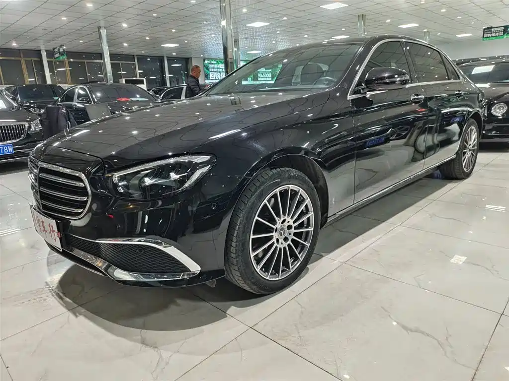 Mercedes-Benz E-Class 2023 — фото 1