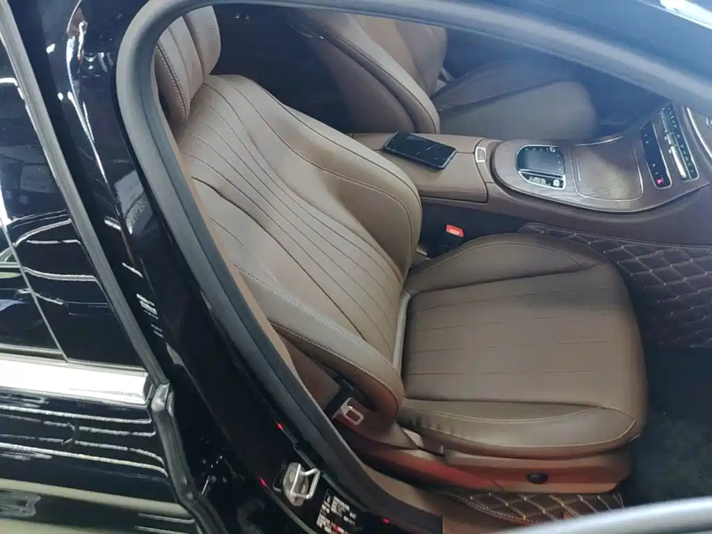 Mercedes-Benz E-Class 2022 — фото 25