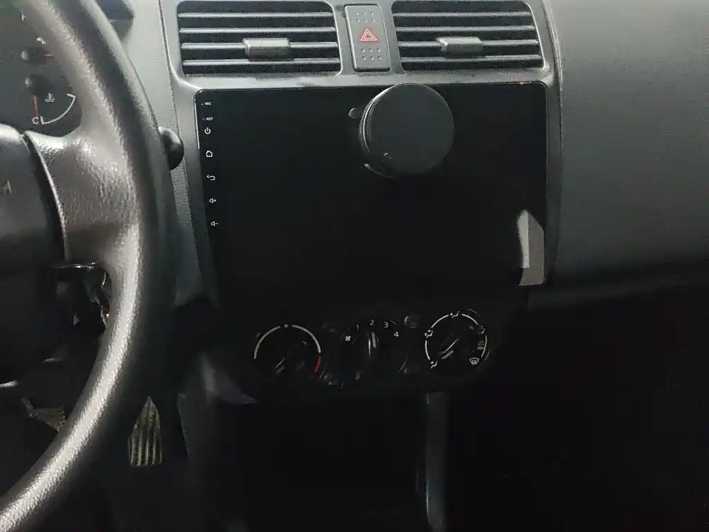 Suzuki Swift 2013 — фото 14