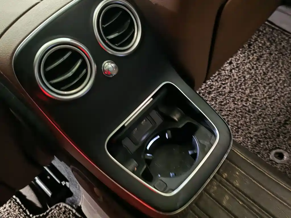 Mercedes-Benz E-Class 2023 — фото 14