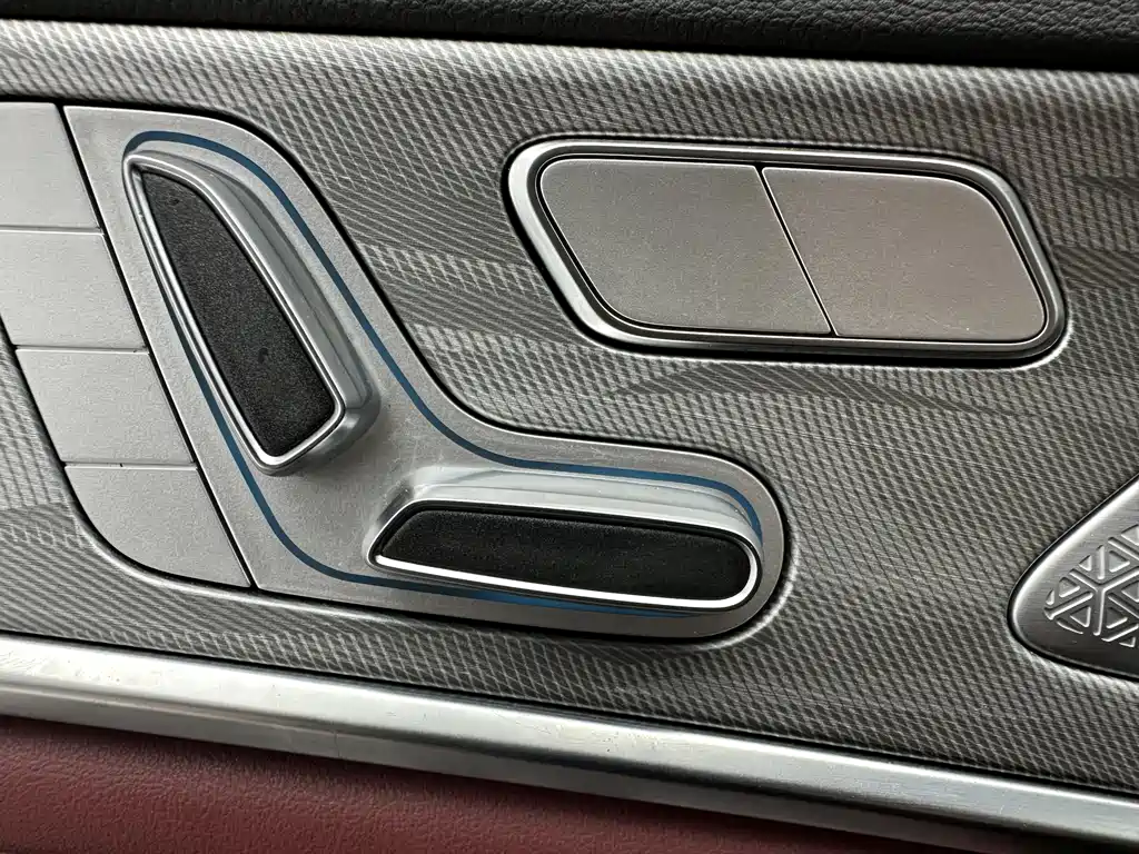 Jetour Jietu X70 PLUS 2023 — фото 13