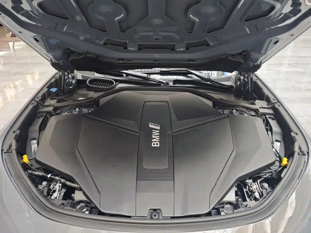 BMW i7 2023 — фото 12