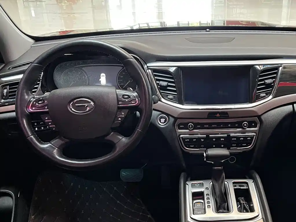 GAC Motor Trumpchi GS8 2017 — фото 6