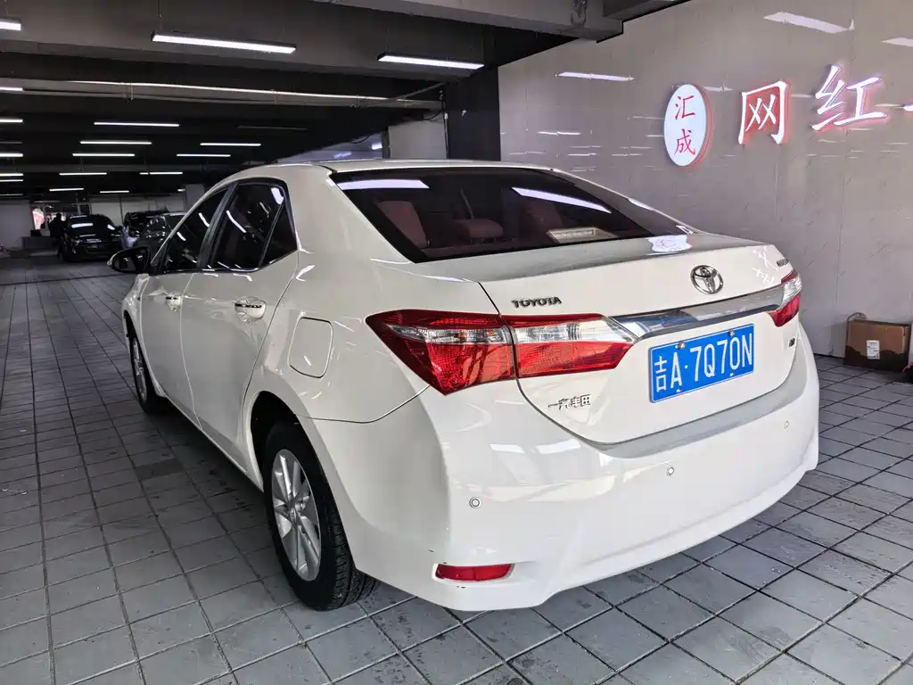 Toyota Corolla 2017 — фото 12