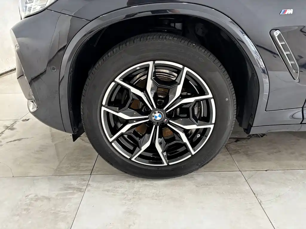 BMW X4 2023 — фото 32