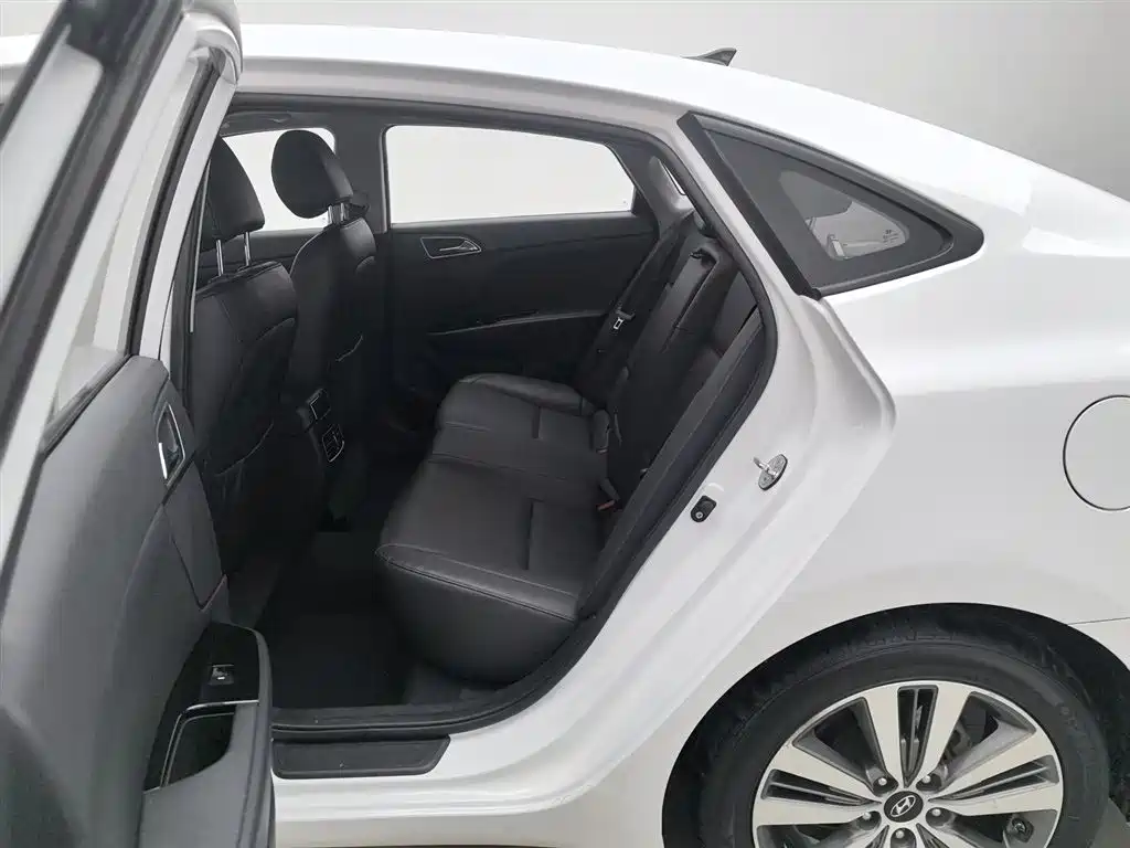 Hyundai Mistra 2016 — фото 15