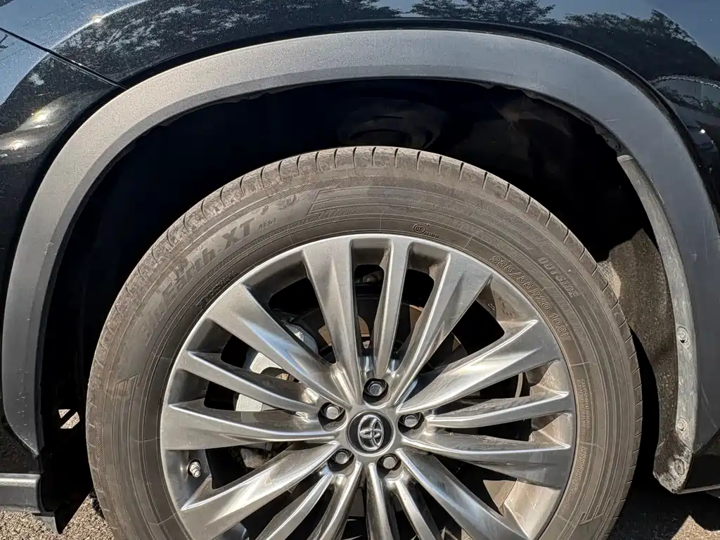 Toyota Highlander 2023 — фото 15