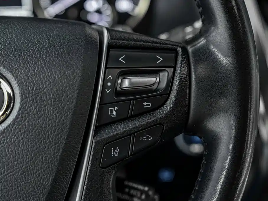 Toyota Vellfire 2022 — фото 19