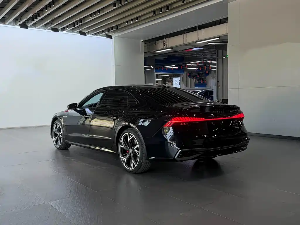 Audi A7L 2025 — фото 21
