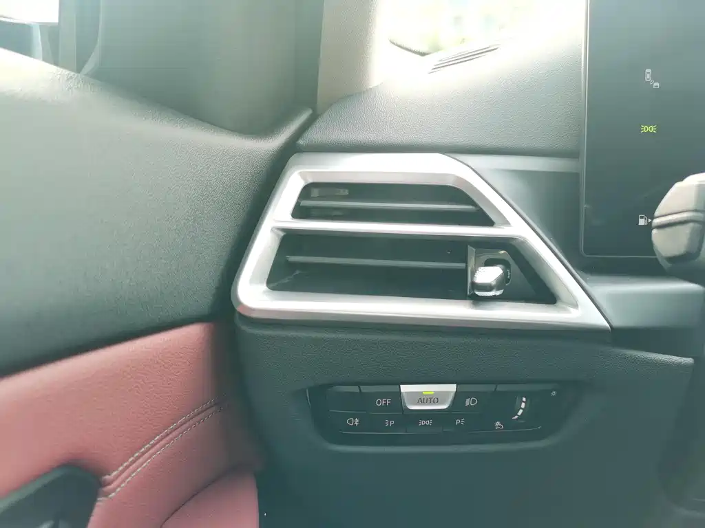 BMW 3 Series 2025 — фото 16