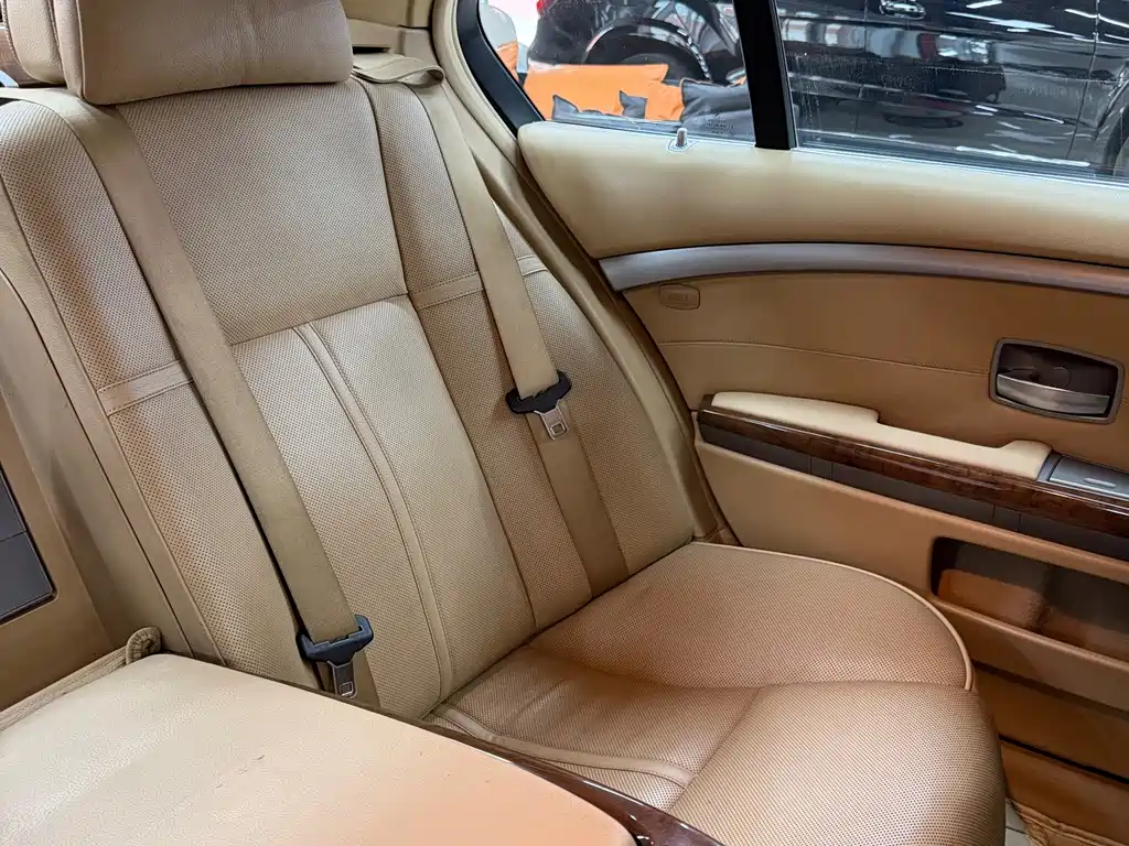 BMW 7 Series 2005 — фото 20