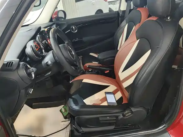 MINI MINI 2019