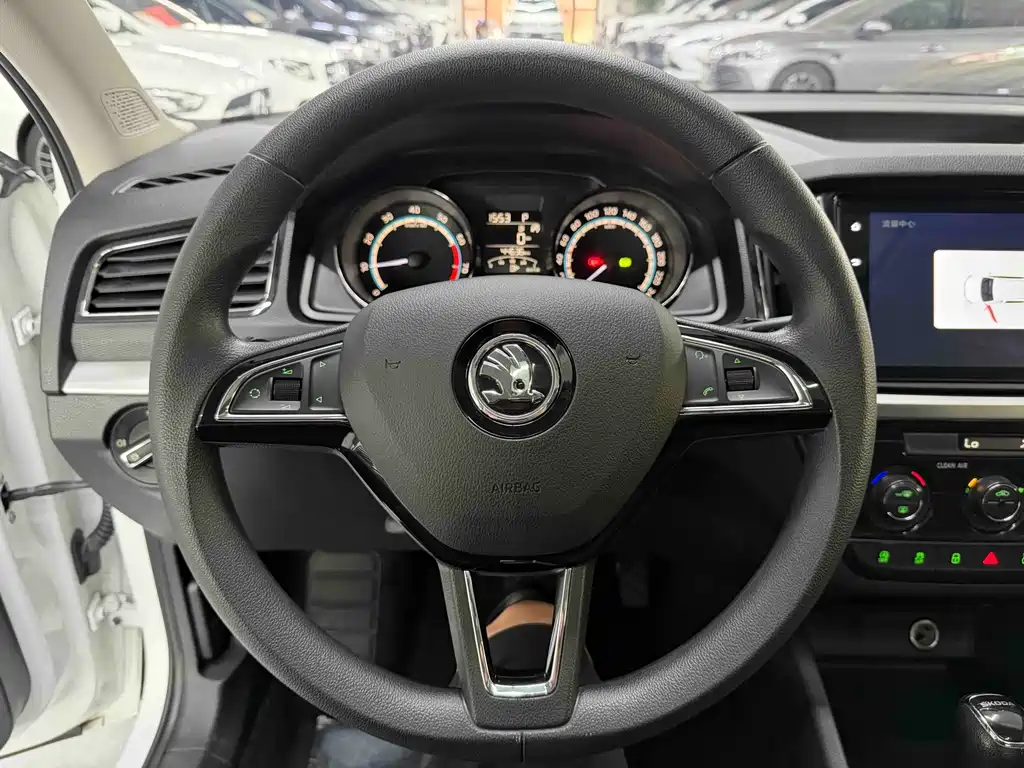 Skoda Kamiq 2023 — фото 11