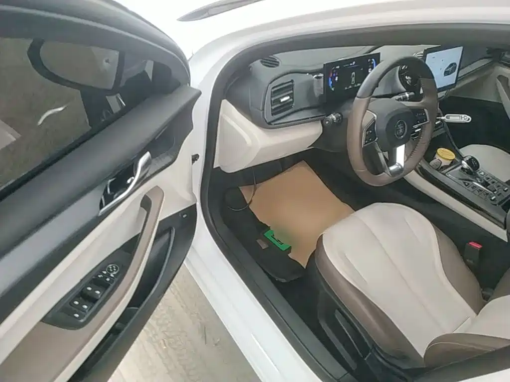 BYD Qin PLUS 2025 — фото 16