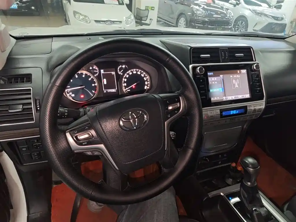 Toyota Prado 2018 — фото 10