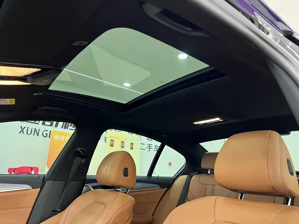 BMW 5 Series 2018 — фото 20