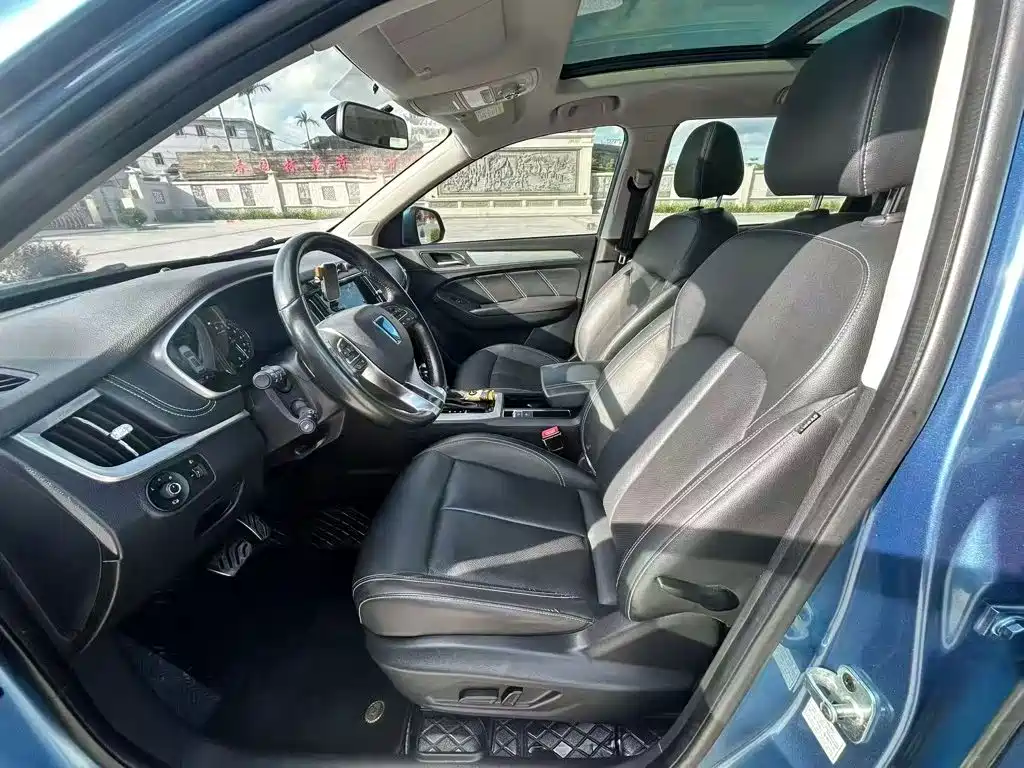 Roewe RX5 2018 — фото 15