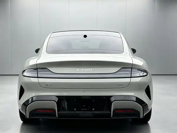 Xiaomi SU7 2024