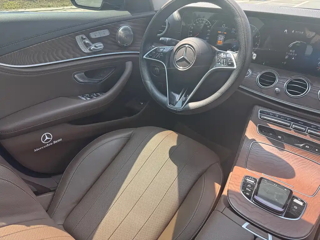 Mercedes-Benz E-Class 2023 — фото 15