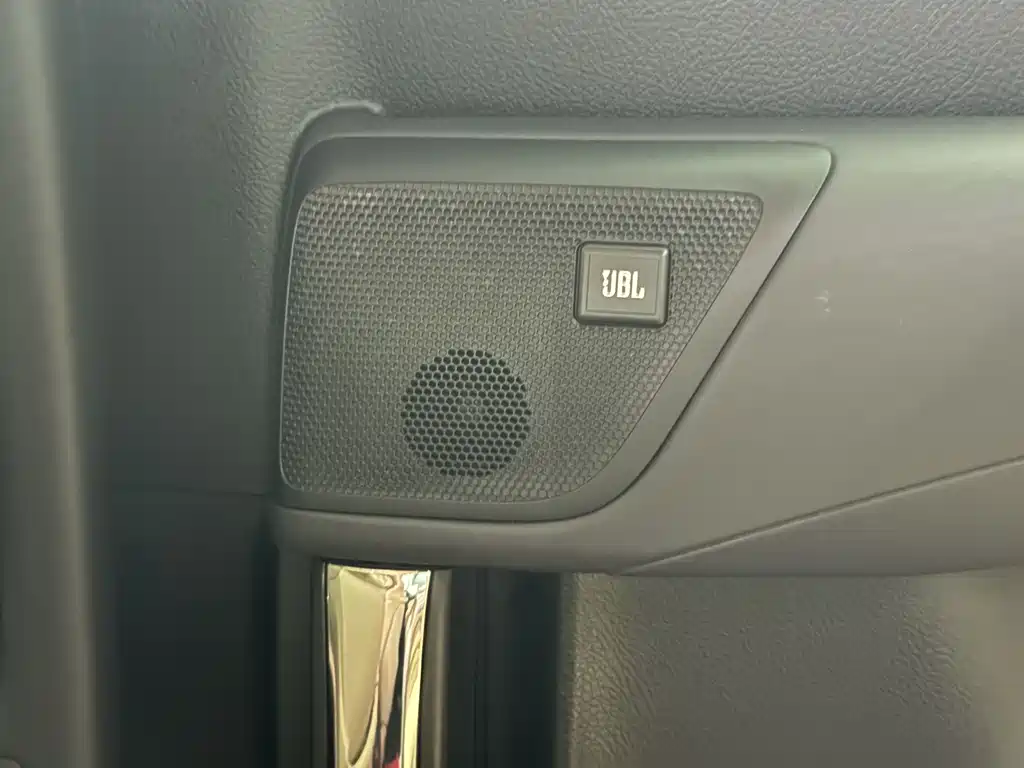 Toyota Vellfire 2022 — фото 19