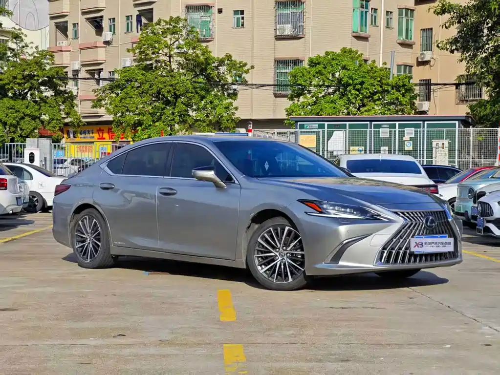 Lexus ES 2022 — фото 2
