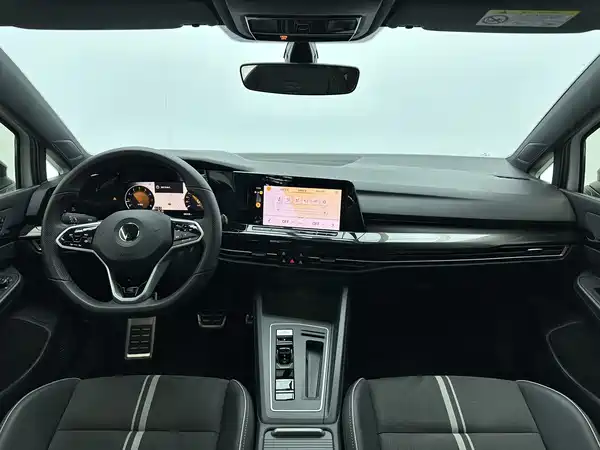 Volkswagen Golf 2023