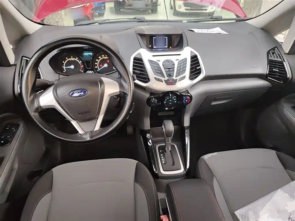 Ford Ecosport 2016 — фото 12