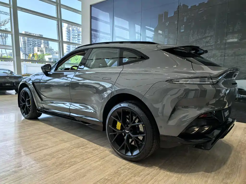 Aston Martin DBX — фото 3