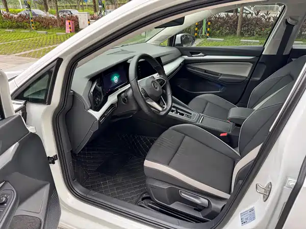 Volkswagen Golf 2022