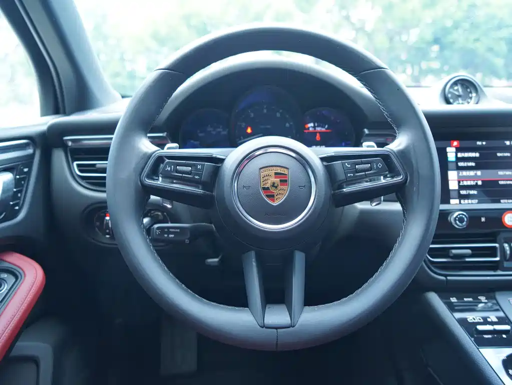 Porsche Macan 2023 — фото 14