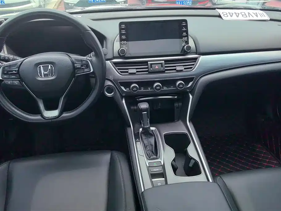 Honda Accord 2019 — фото 11