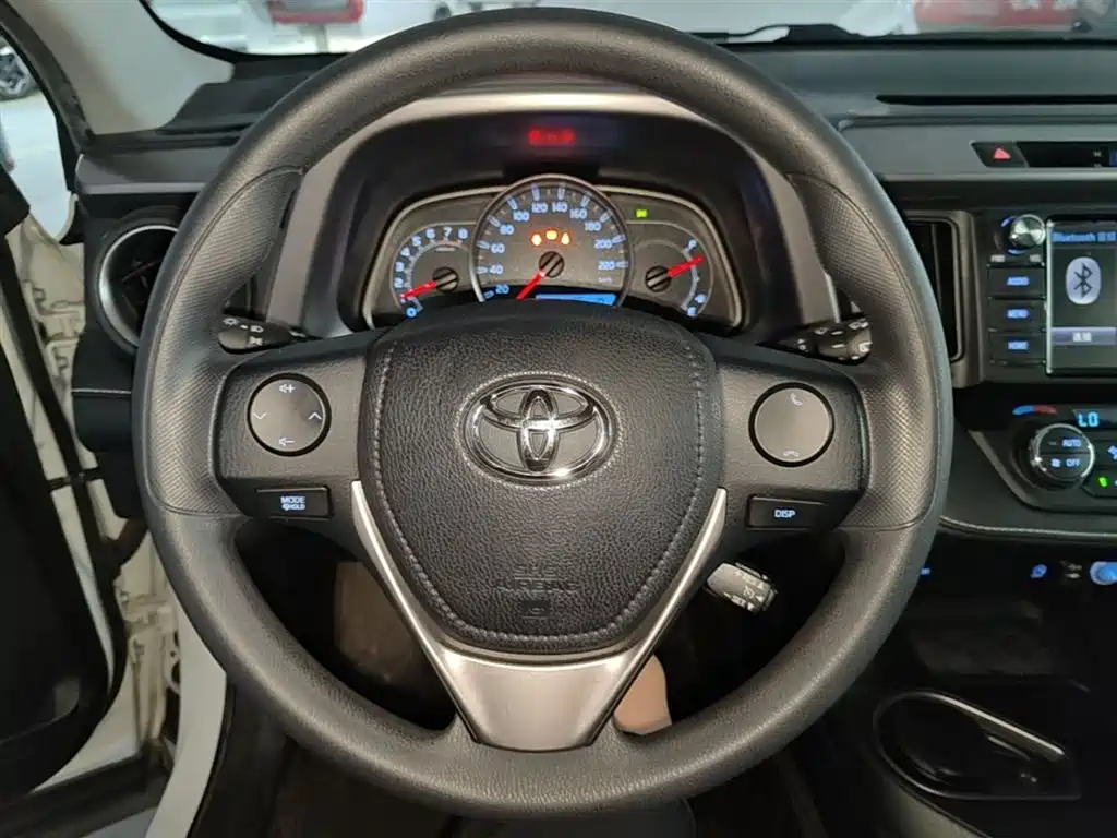 Toyota RAV4 2019 — фото 11