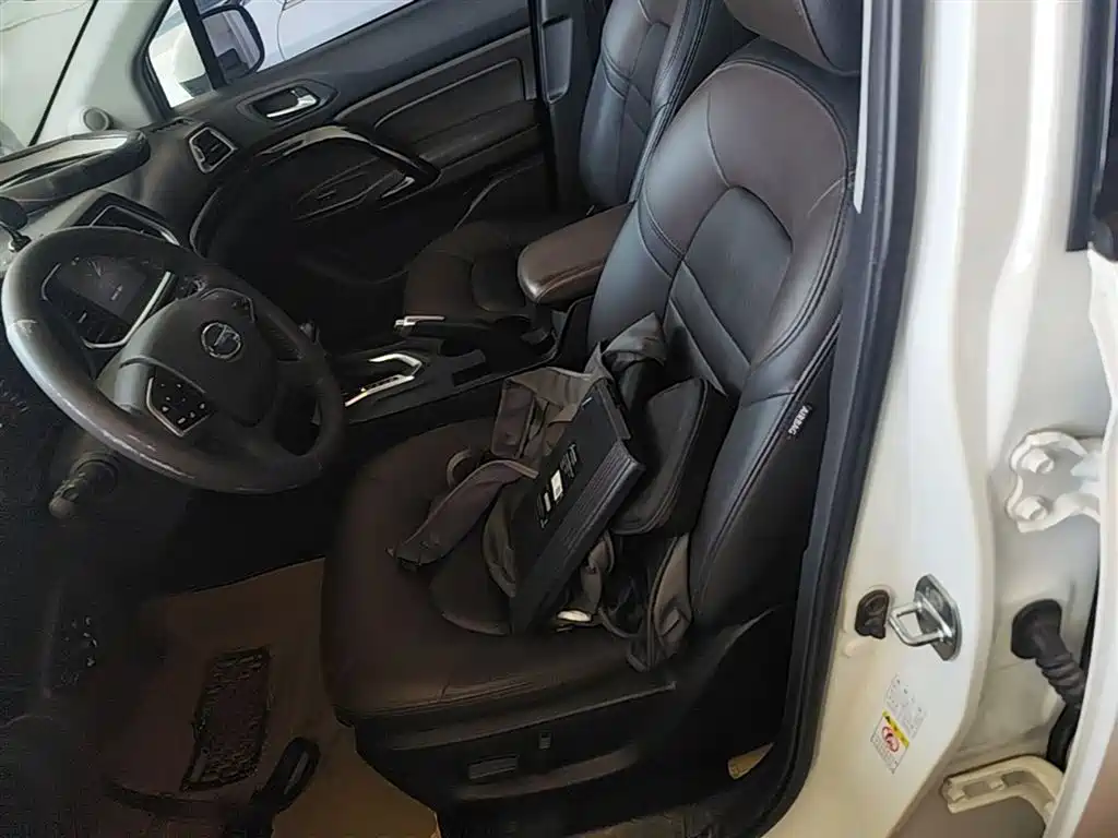 GAC Motor Trumpchi GS4 2015 — фото 15