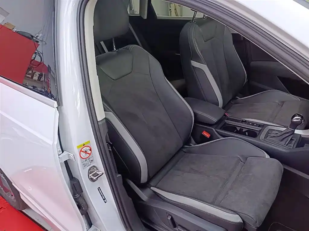 Audi Q3 2023 — фото 25