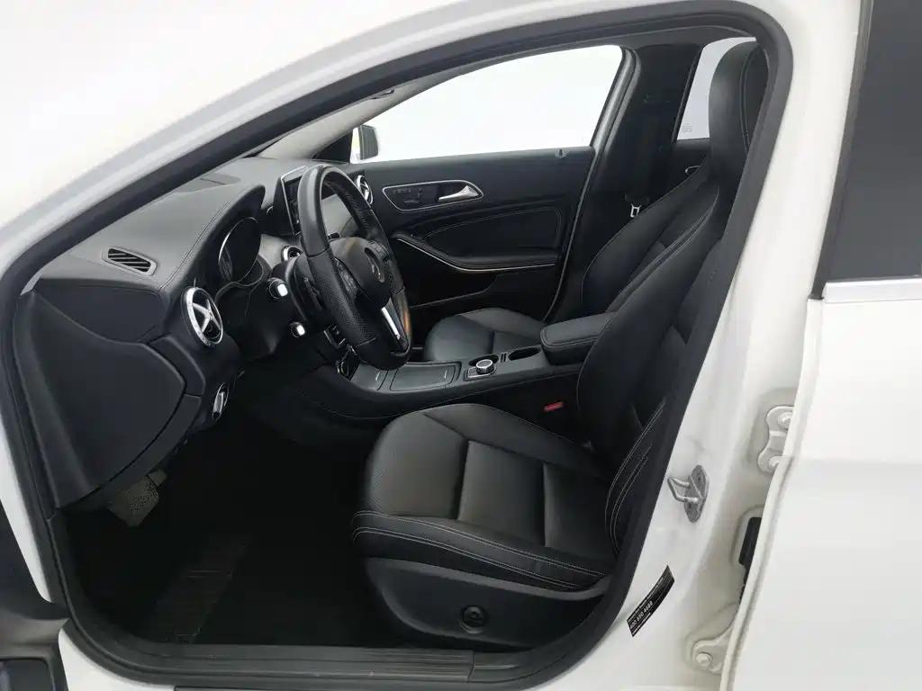 Mercedes-Benz GLA 2015 — фото 10