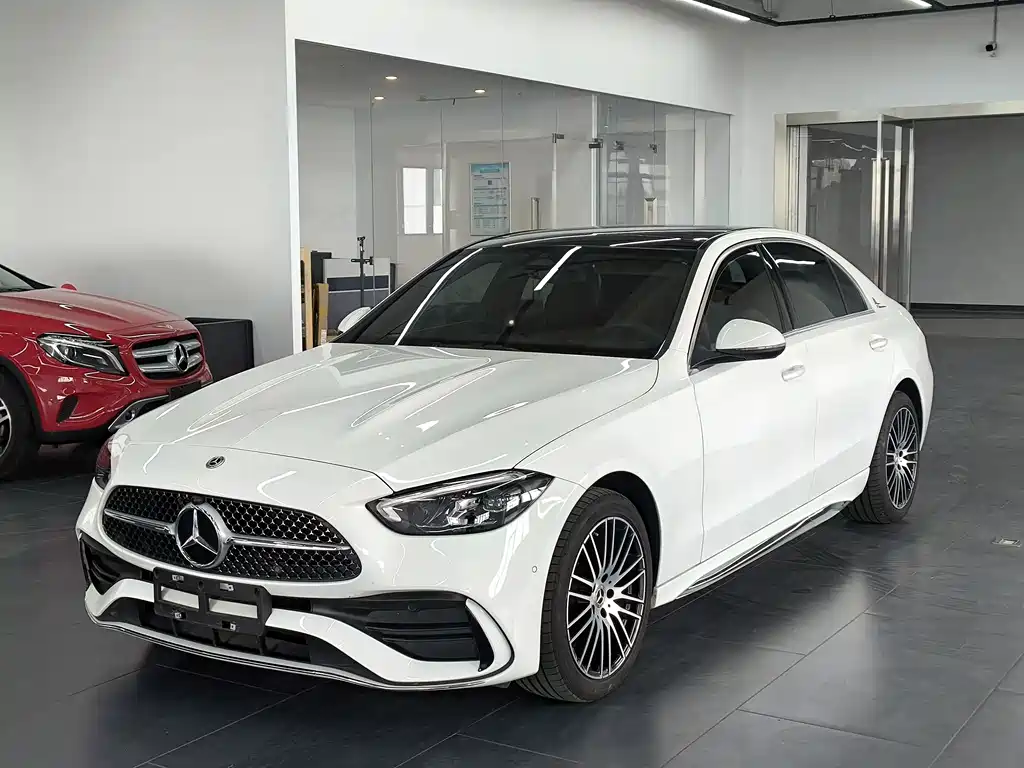 Mercedes-Benz C-Class 2024 — фото 1