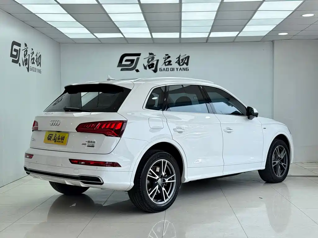 Audi Q5L 2019 — фото 30