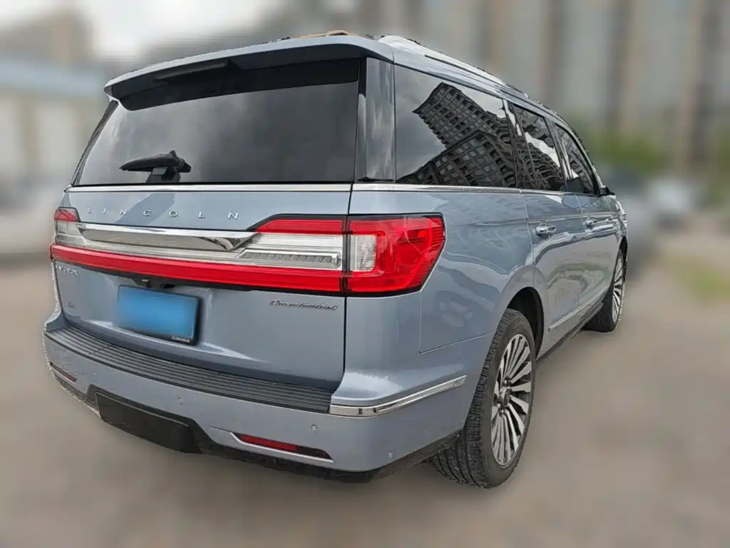 Lincoln Navigator 2019 — фото 12