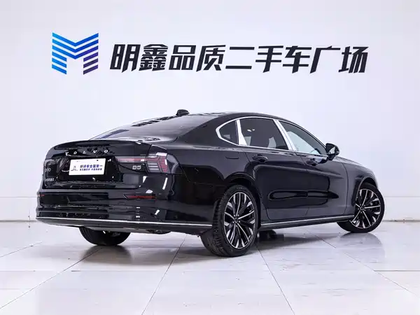 Volvo S90 2026