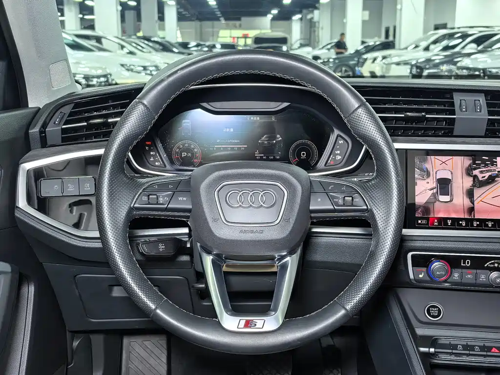 Audi Q3 Sportback 2023 — фото 12